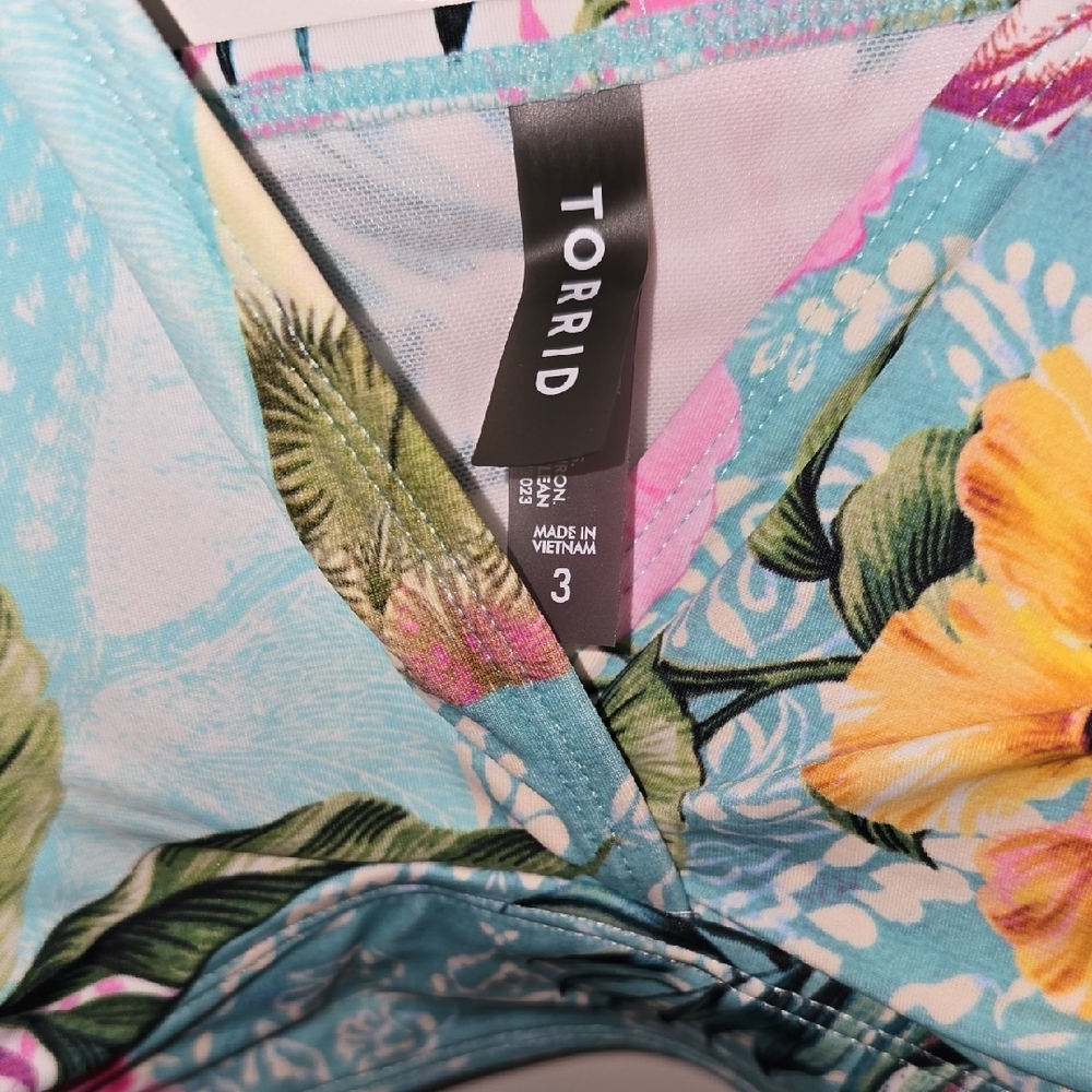 Torrid Floral V-Neck Bikini Set - Picture 5 of 12
